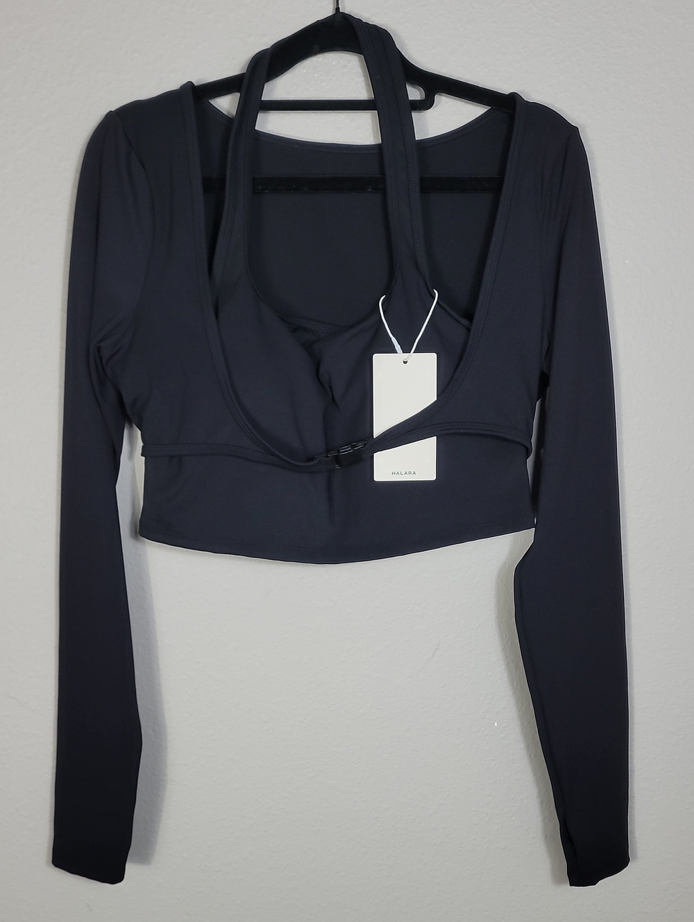 NWT Halara SoftlyZero Plush 2-in-1 Halter Long Sleeve Yoga Top Size Large Black
